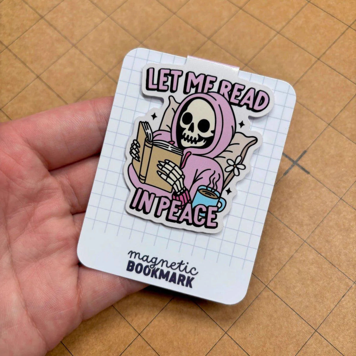 Μαγνητικός Σελιδοδείκτης “Let Me Read in Peace”