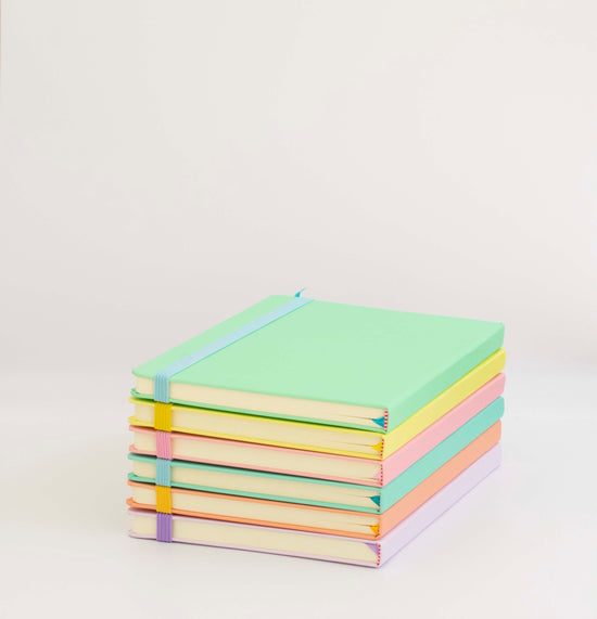 Σημειωματάριο χρωματιστό με λάστιχο διάφορα χρώματα