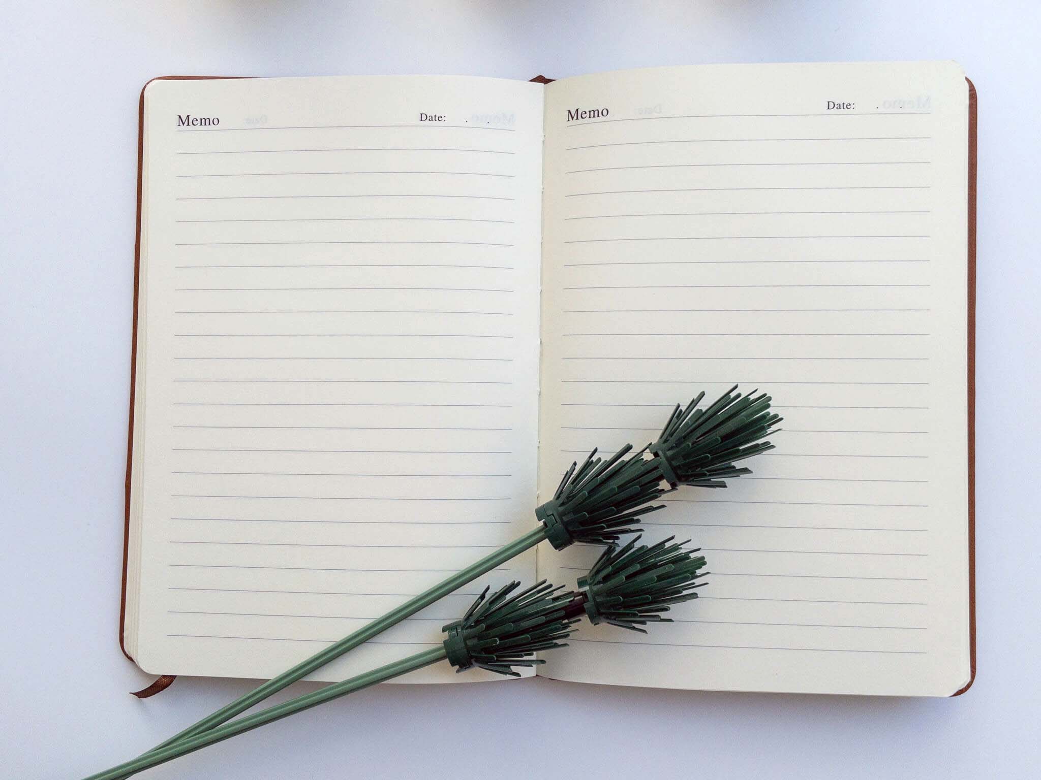 Σημειωματάριο με λάστιχο εσωτερικό καφέ