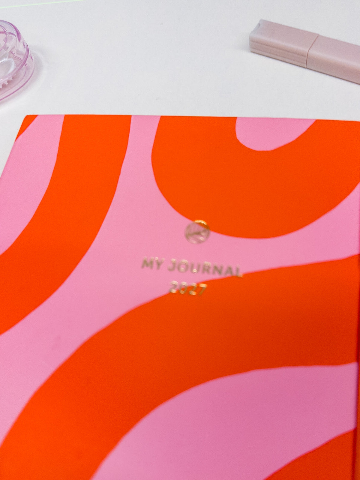 Ημερολόγιο 2027 My Journal – Flow Pink Red