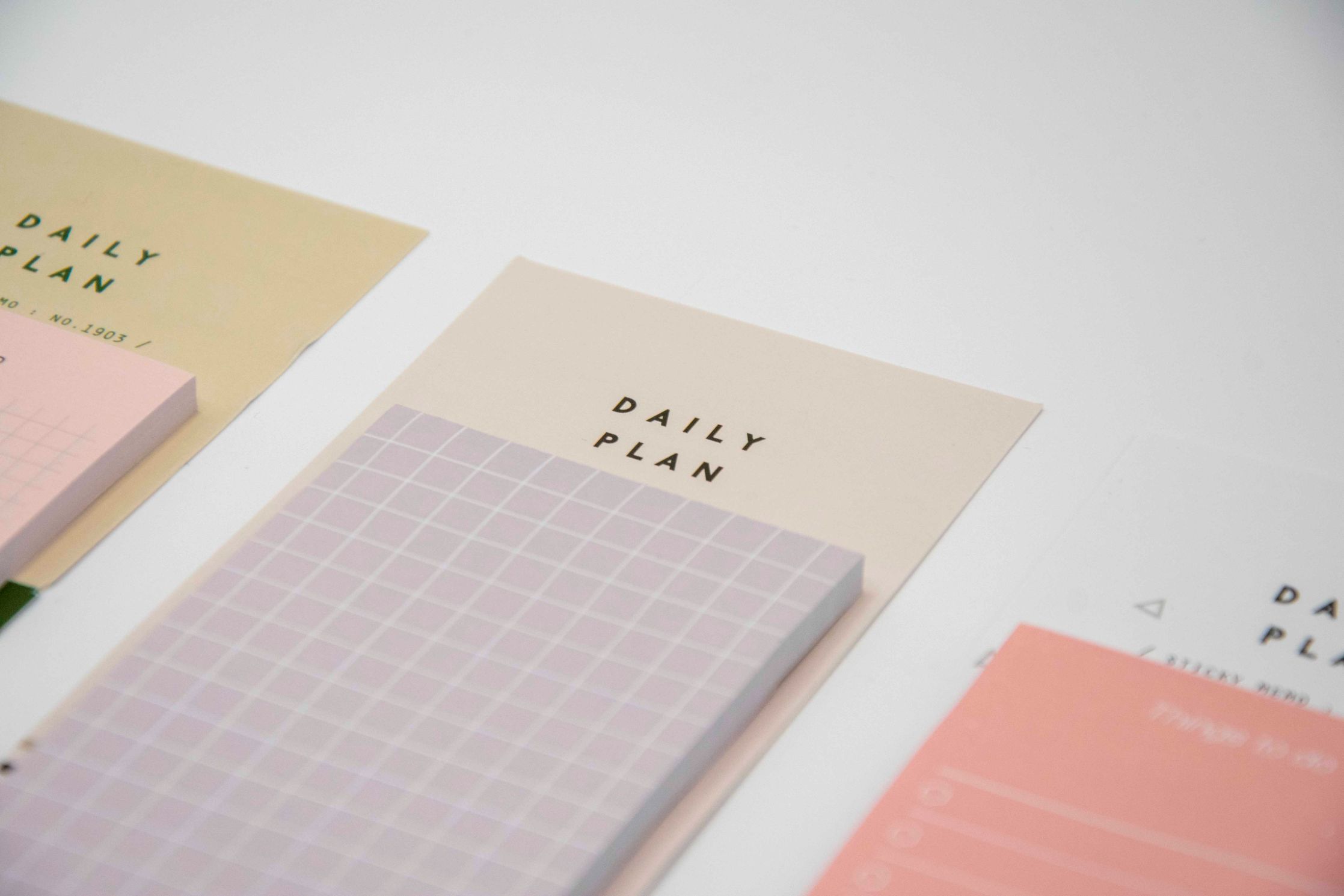 Χαρτάκια σημειώσεων μακρόστενα γκρι κουτάκια